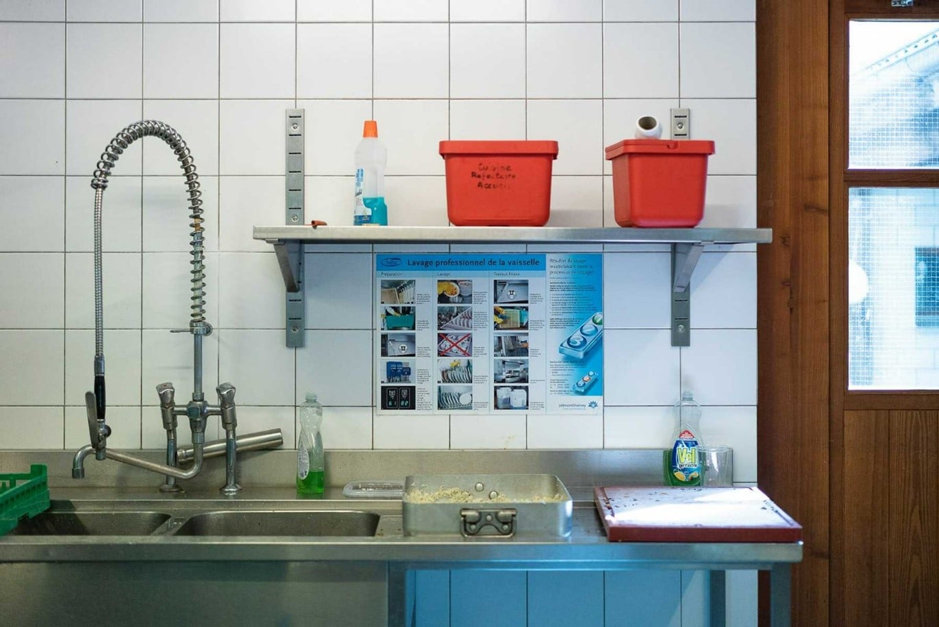 The Connection Between Hygiene, Kitchen Exhaust systems and Employee Well-Being in the Hospitality Industry
